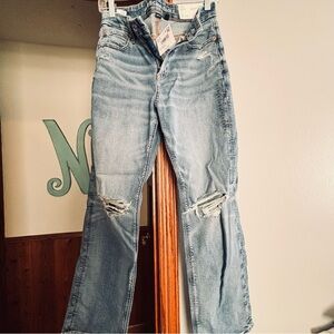 American Eagle Outfitters Light Blue Boyfriend Jeans